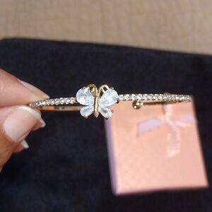NIB gold costume jewelry butterfly bracelet with cz
